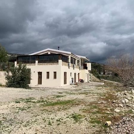 Extreme View Cafe And Rooms To Let Prastio  Екстериор снимка
