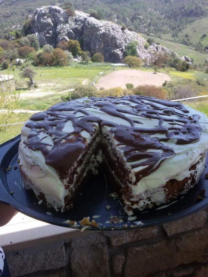 Extreme View Cafe And Rooms To Let Prastio  Екстериор снимка