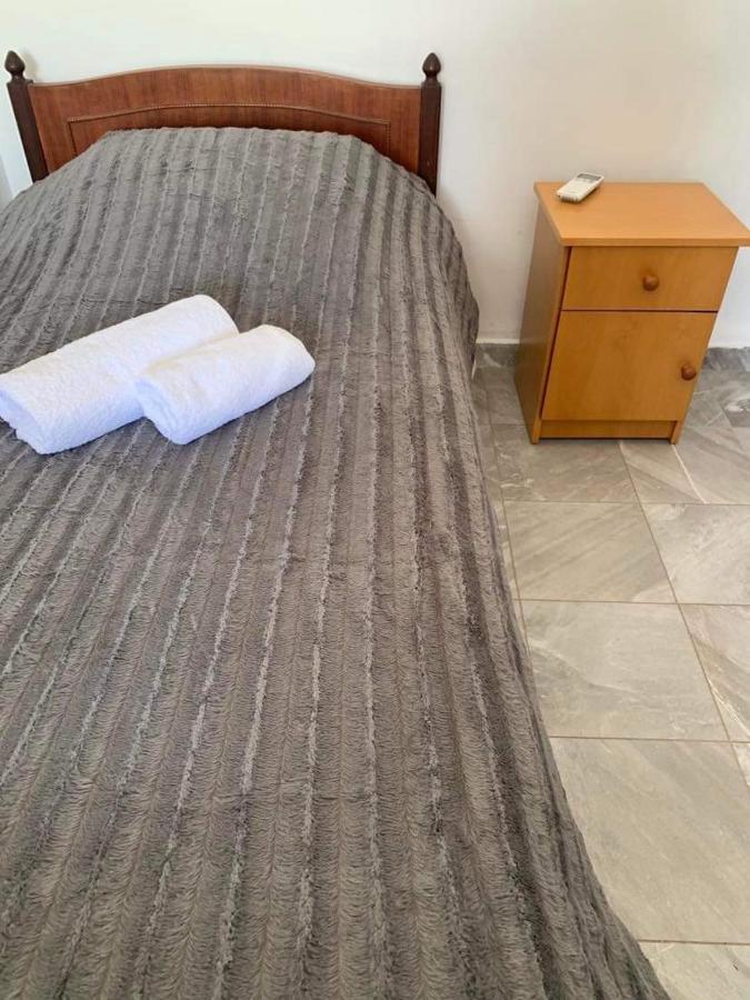 Extreme View Cafe And Rooms To Let Prastio  Екстериор снимка
