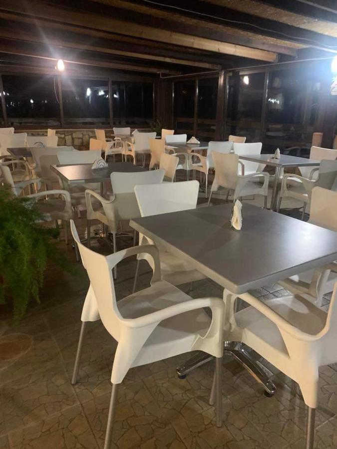 Extreme View Cafe And Rooms To Let Prastio  Екстериор снимка