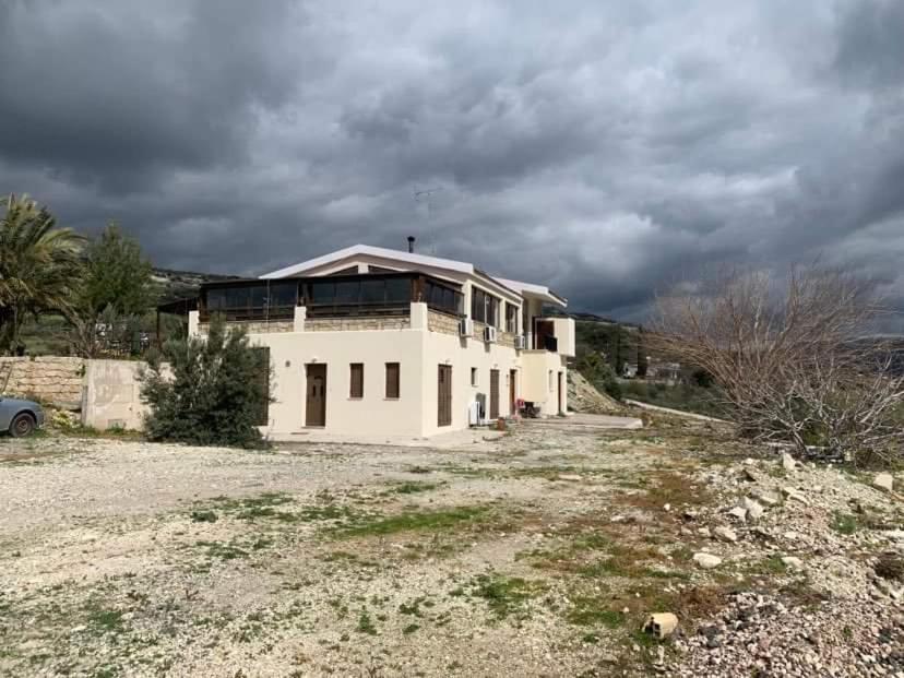 Extreme View Cafe And Rooms To Let Prastio  Екстериор снимка
