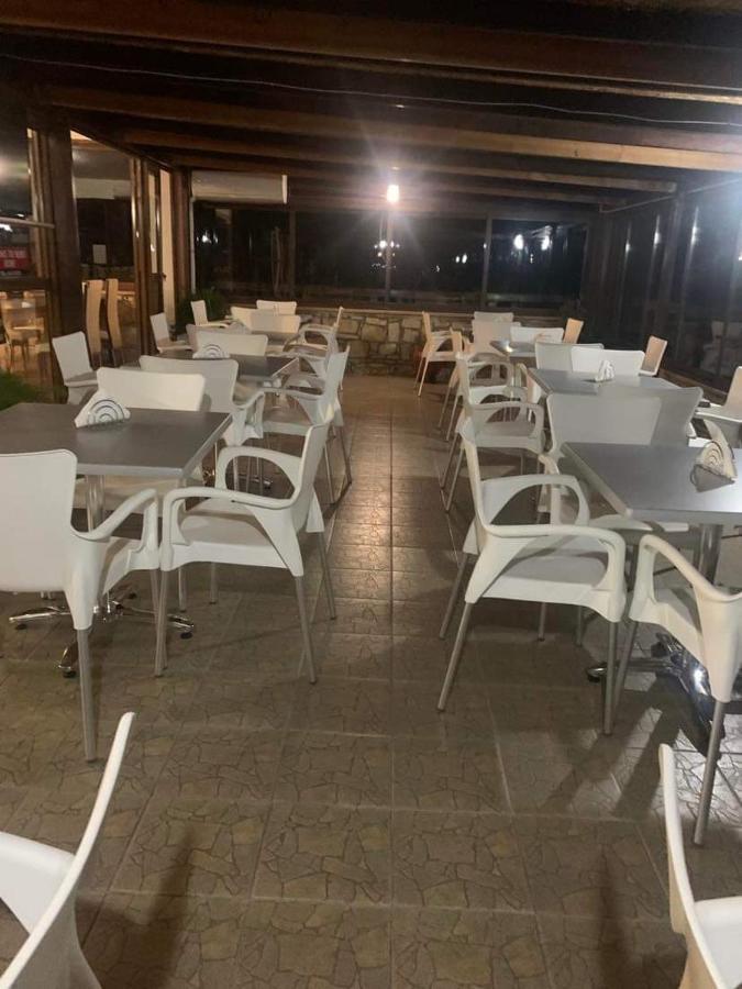 Extreme View Cafe And Rooms To Let Prastio  Екстериор снимка